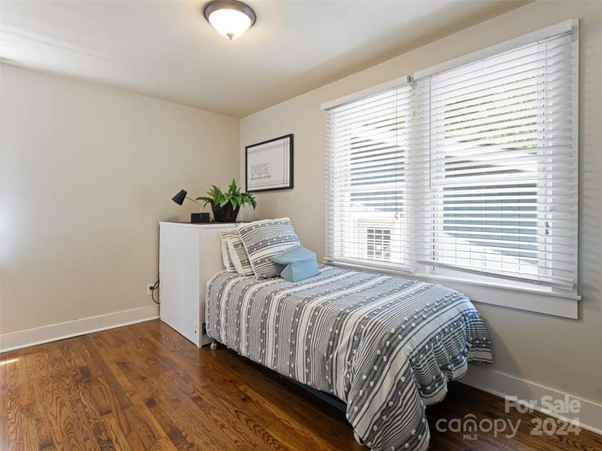 610 Long Shoals Road, Arden, NC 28704.  MLS# CAR4199331, YatesRealty ID 3986. 