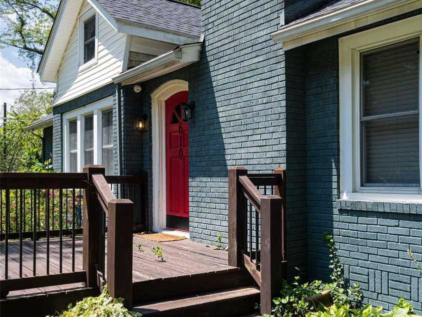 610 Long Shoals Road, Arden, NC 28704.  MLS# CAR4199331, YatesRealty ID 3986. 