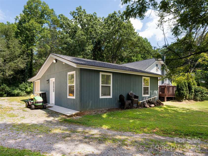 610 Long Shoals Road, Arden, NC 28704.  MLS# CAR4199331, YatesRealty ID 3986. 