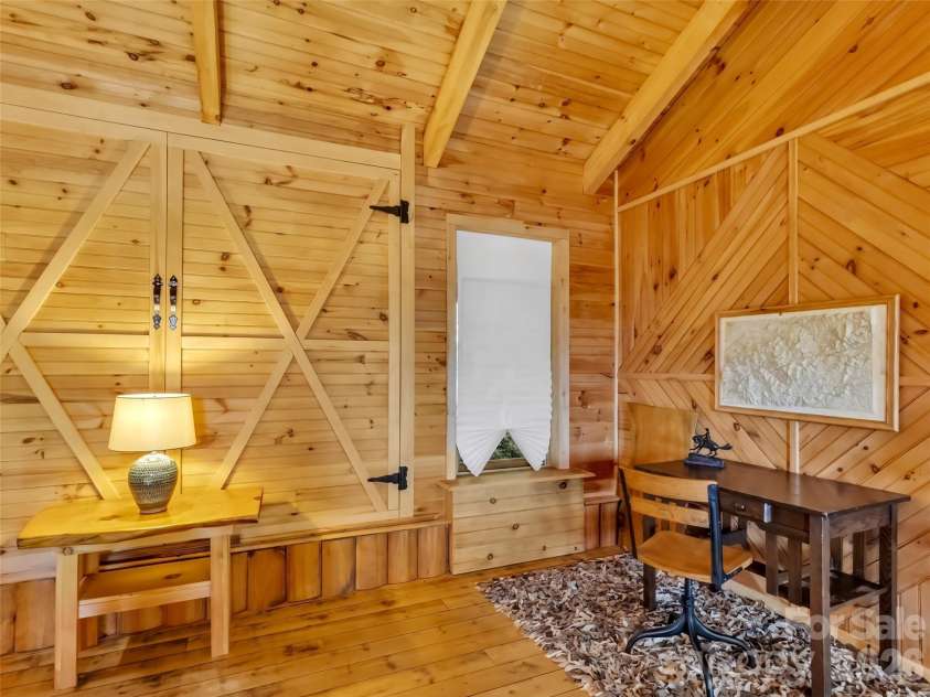 12 Signal Ridge, Sylva, NC 28779.  MLS# CAR4399435, YatesRealty ID 39863. 