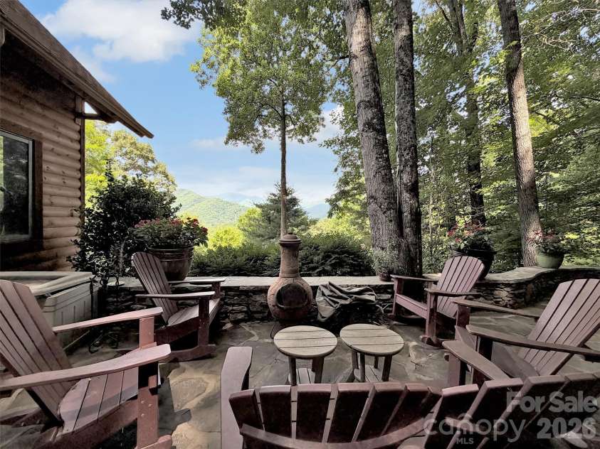 12 Signal Ridge, Sylva, NC 28779.  MLS# CAR4399435, YatesRealty ID 39863. 