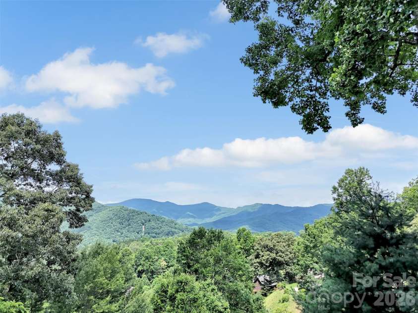12 Signal Ridge, Sylva, NC 28779.  MLS# CAR4399435, YatesRealty ID 39863. 
