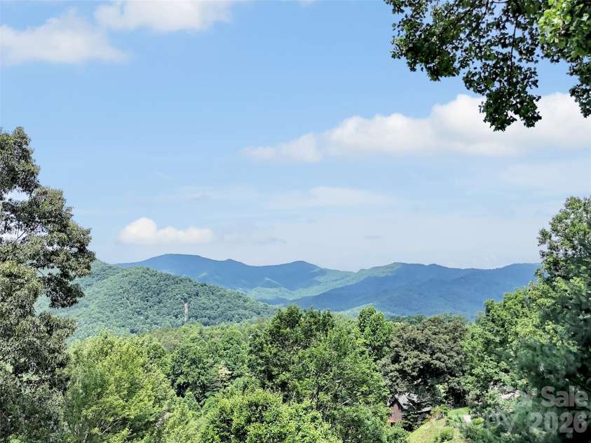 12 Signal Ridge, Sylva, NC 28779.  MLS# CAR4399435, YatesRealty ID 39863. 