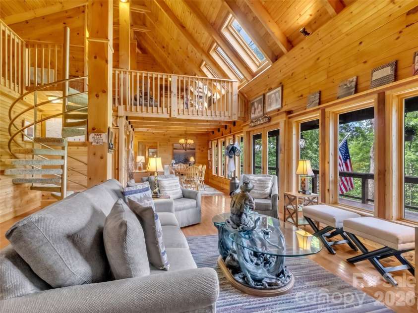 12 Signal Ridge, Sylva, NC 28779.  MLS# CAR4399435, YatesRealty ID 39863. Beautiful Architecture