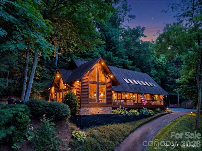 12 Signal Ridge, Sylva, NC 28779.  MLS# CAR4399435, YatesRealty ID 39863. Stunning Home