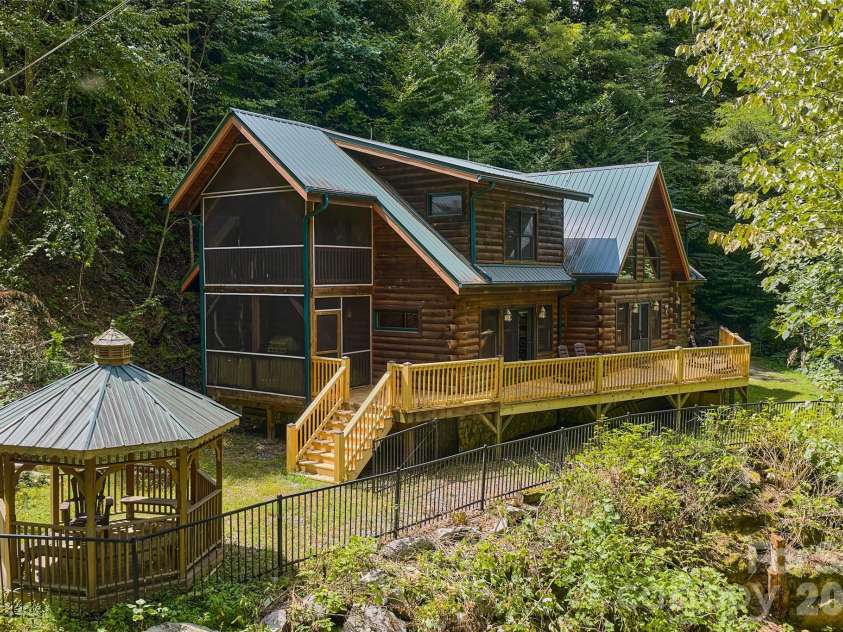 1482 Howard Moore Road, Hot Springs, NC 28743.  MLS# CAR4401313, YatesRealty ID 39864. 