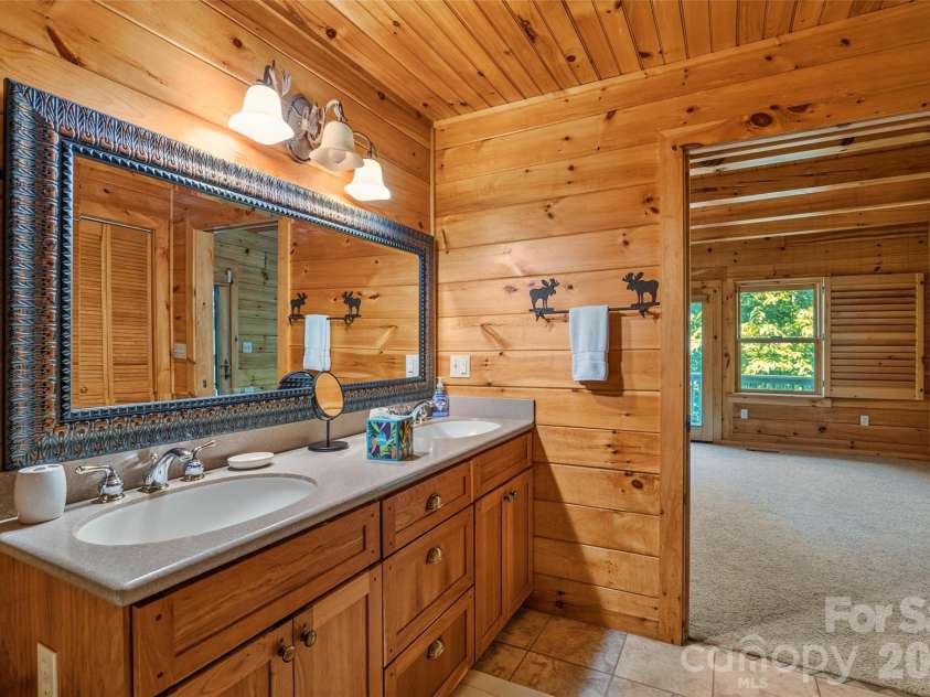1482 Howard Moore Road, Hot Springs, NC 28743.  MLS# CAR4401313, YatesRealty ID 39864. Double sinks