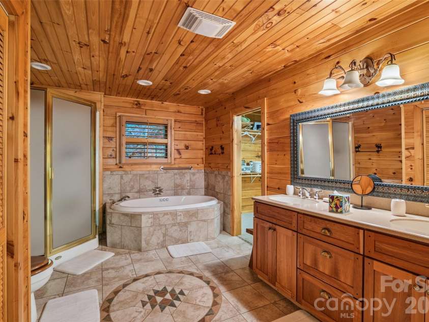 1482 Howard Moore Road, Hot Springs, NC 28743.  MLS# CAR4401313, YatesRealty ID 39864. Large Master Bathroom
