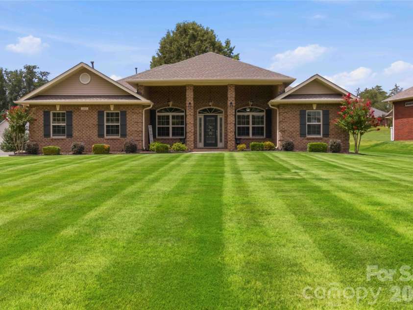 2875 Park Ridge Boulevard, Rock Hill, SC 29732.  MLS# CAR4406784, YatesRealty ID 39865. 