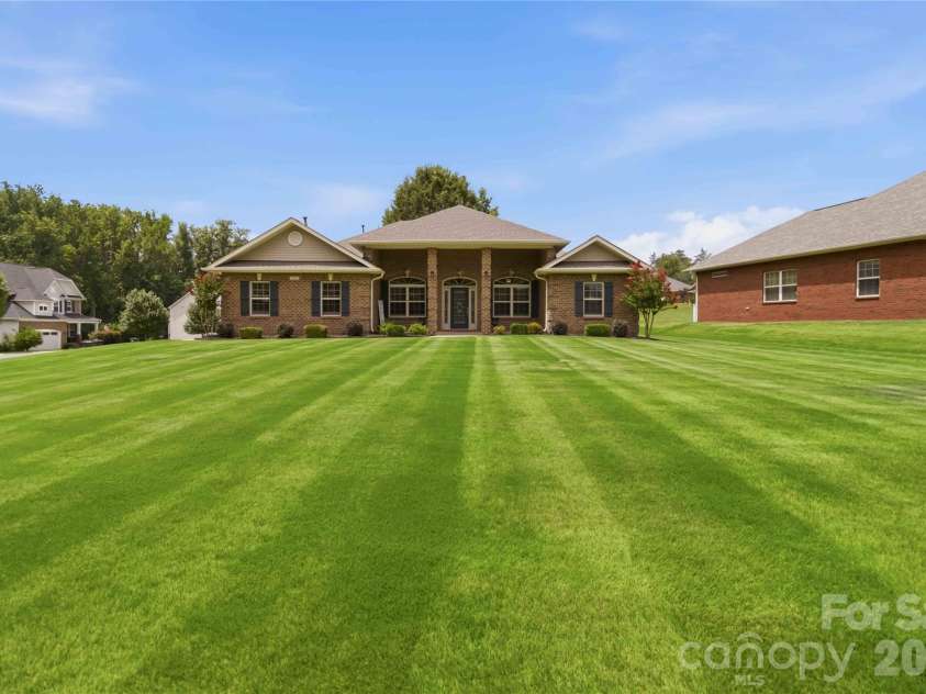 2875 Park Ridge Boulevard, Rock Hill, SC 29732.  MLS# CAR4406784, YatesRealty ID 39865. 