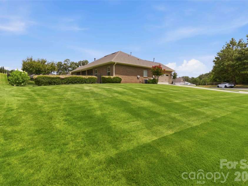 2875 Park Ridge Boulevard, Rock Hill, SC 29732.  MLS# CAR4406784, YatesRealty ID 39865. 