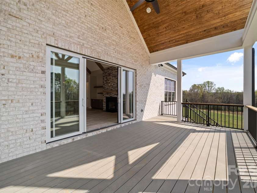 3973 Valley View Circle, Clemmons, NC 27012.  MLS# CAR4407310, YatesRealty ID 39868. 
