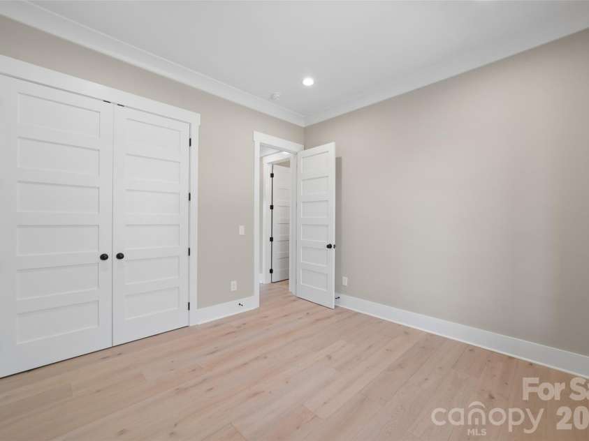 3973 Valley View Circle, Clemmons, NC 27012.  MLS# CAR4407310, YatesRealty ID 39868. 