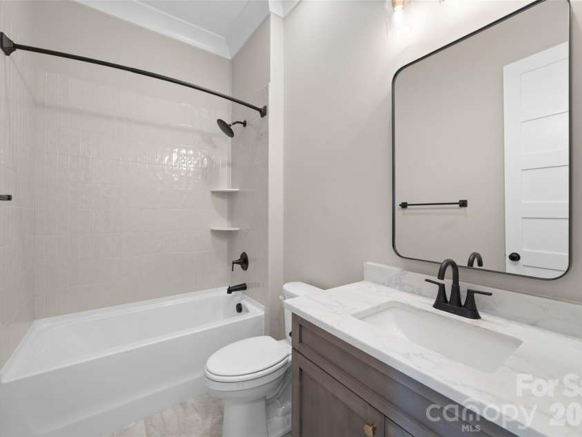 3973 Valley View Circle, Clemmons, NC 27012.  MLS# CAR4407310, YatesRealty ID 39868. 
