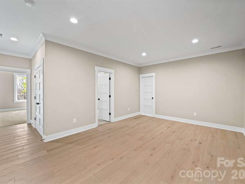 3973 Valley View Circle, Clemmons, NC 27012.  MLS# CAR4407310, YatesRealty ID 39868. 