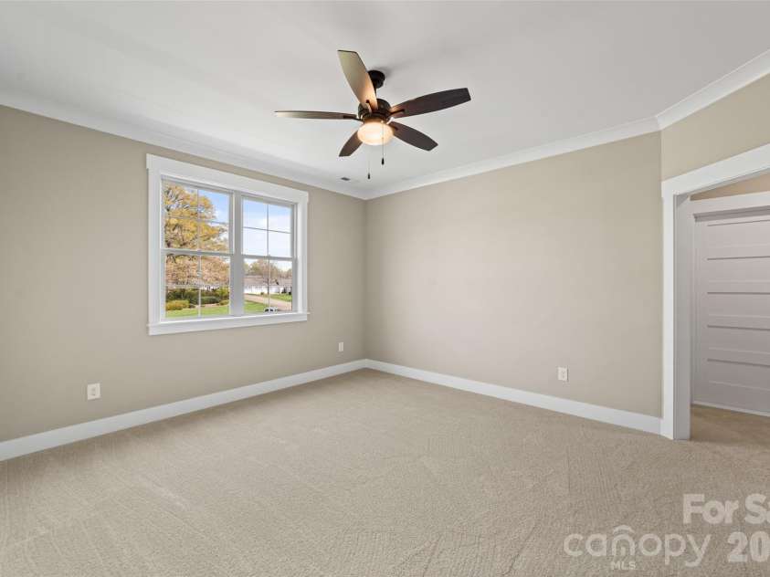 3973 Valley View Circle, Clemmons, NC 27012.  MLS# CAR4407310, YatesRealty ID 39868. 