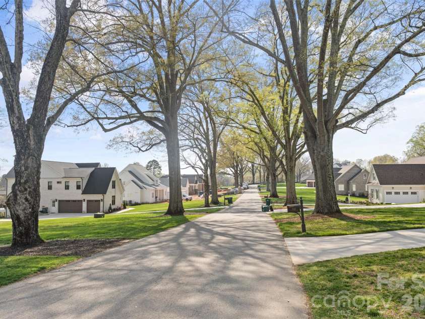 3973 Valley View Circle, Clemmons, NC 27012.  MLS# CAR4407310, YatesRealty ID 39868. 