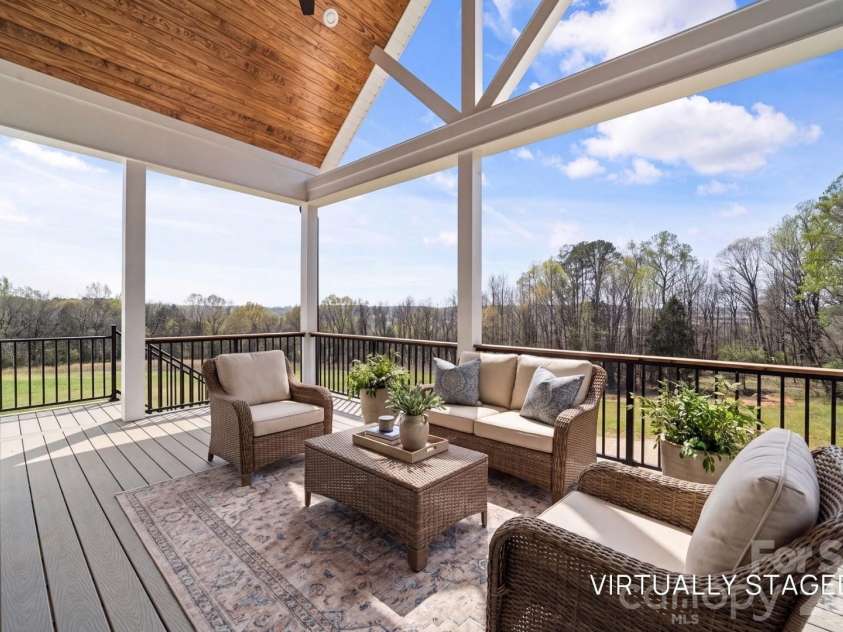 3973 Valley View Circle, Clemmons, NC 27012.  MLS# CAR4407310, YatesRealty ID 39868. Virtually Staged