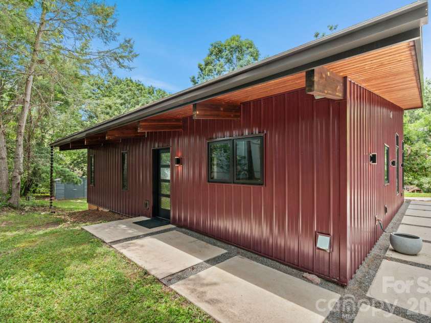 39 Wolf Road, Asheville, NC 28805.  MLS# CAR4397525, YatesRealty ID 39870. Back of house