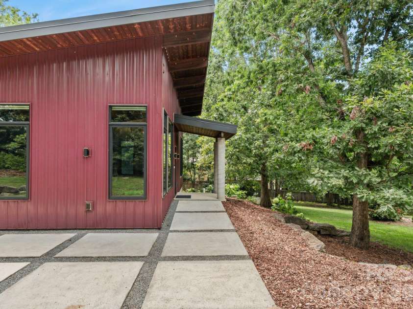 39 Wolf Road, Asheville, NC 28805.  MLS# CAR4397525, YatesRealty ID 39870. Front of house from the driveway