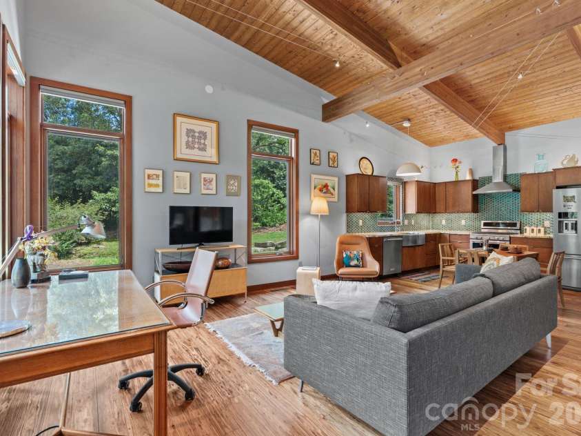 39 Wolf Road, Asheville, NC 28805.  MLS# CAR4397525, YatesRealty ID 39870. Living, Dining and Kitchen area from front door