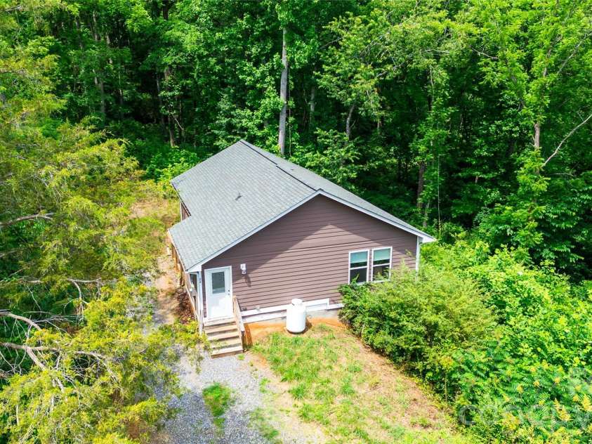 24 Old Rogers Lane, Sylva, NC 28779.  MLS# CAR4398711, YatesRealty ID 39874. 