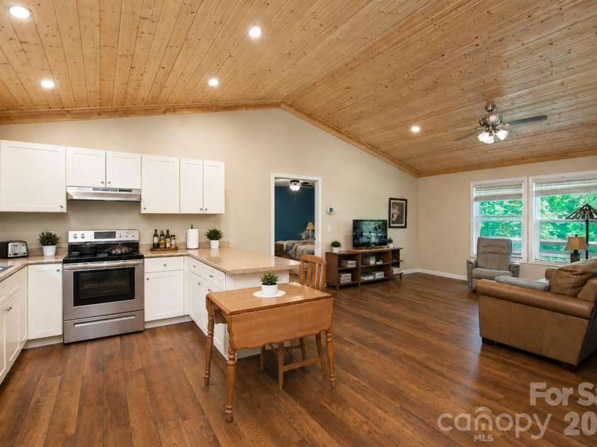 24 Old Rogers Lane, Sylva, NC 28779.  MLS# CAR4398711, YatesRealty ID 39874. 