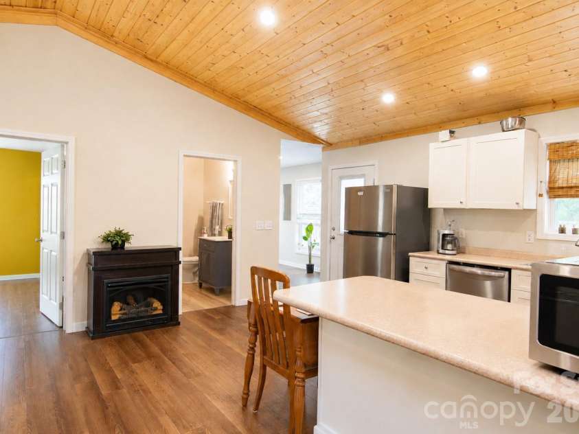 24 Old Rogers Lane, Sylva, NC 28779.  MLS# CAR4398711, YatesRealty ID 39874. 