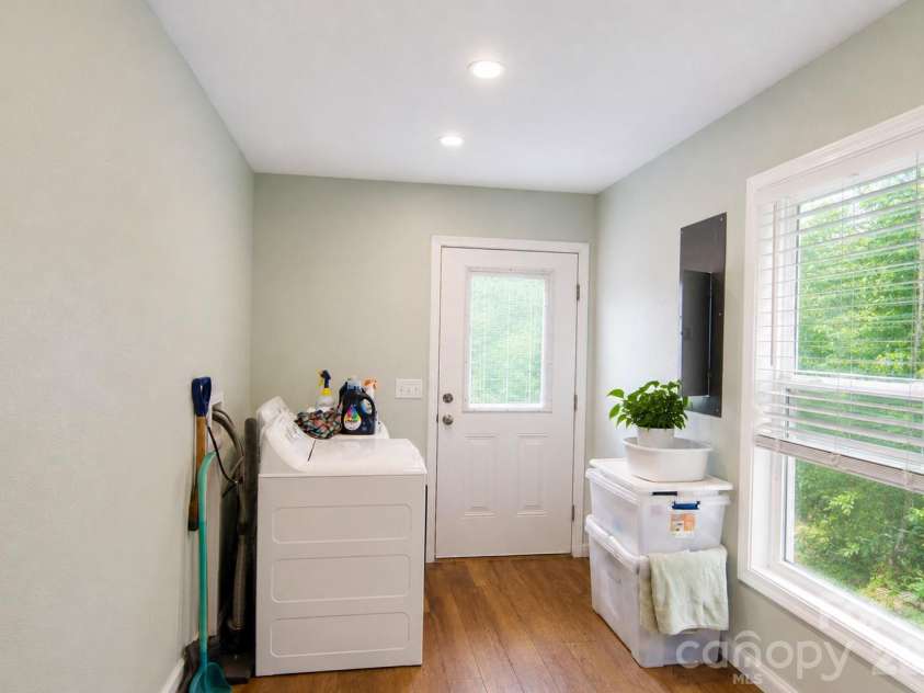 24 Old Rogers Lane, Sylva, NC 28779.  MLS# CAR4398711, YatesRealty ID 39874. 
