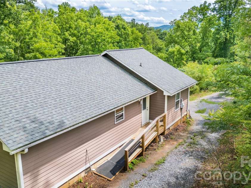 24 Old Rogers Lane, Sylva, NC 28779.  MLS# CAR4398711, YatesRealty ID 39874. 