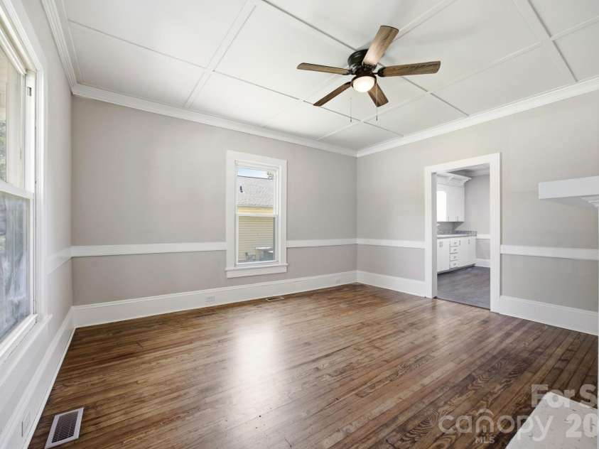 210 York Avenue, Kannapolis, NC 28083.  MLS# CAR4403628, YatesRealty ID 39875. 
