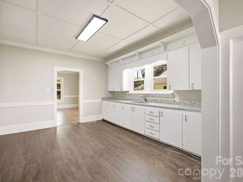 210 York Avenue, Kannapolis, NC 28083.  MLS# CAR4403628, YatesRealty ID 39875. 