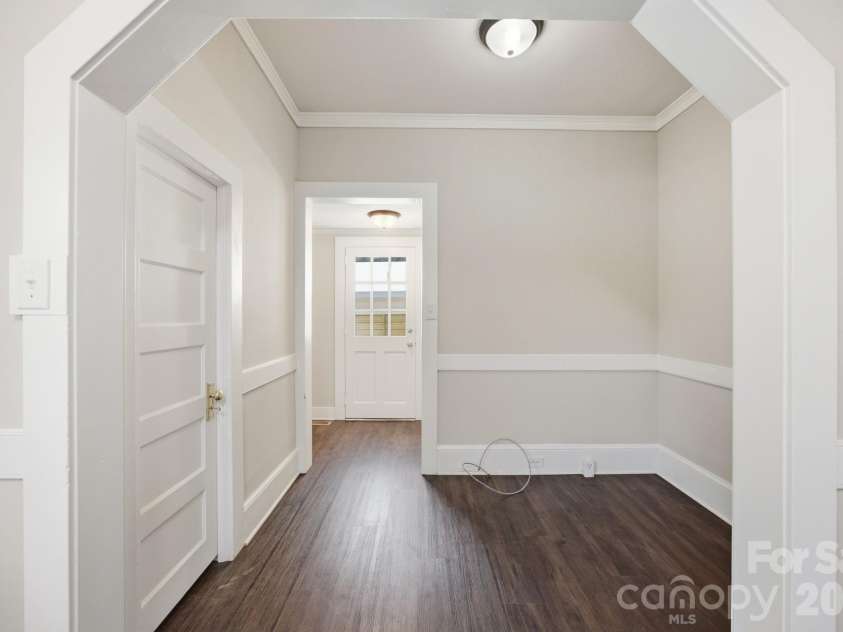 210 York Avenue, Kannapolis, NC 28083.  MLS# CAR4403628, YatesRealty ID 39875. 