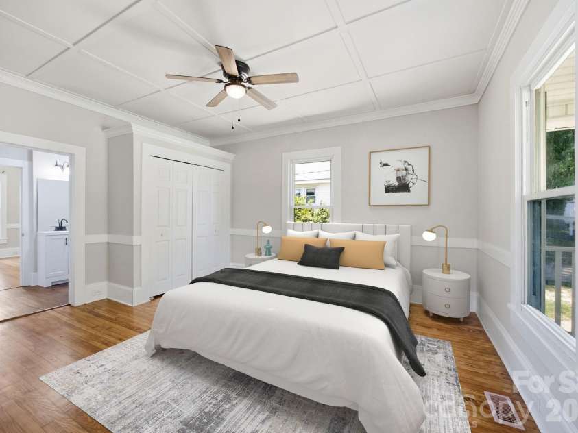 210 York Avenue, Kannapolis, NC 28083.  MLS# CAR4403628, YatesRealty ID 39875. 