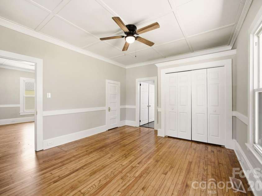 210 York Avenue, Kannapolis, NC 28083.  MLS# CAR4403628, YatesRealty ID 39875. 