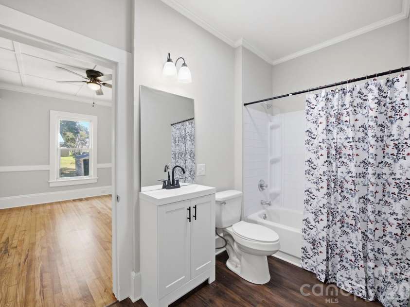 210 York Avenue, Kannapolis, NC 28083.  MLS# CAR4403628, YatesRealty ID 39875. 