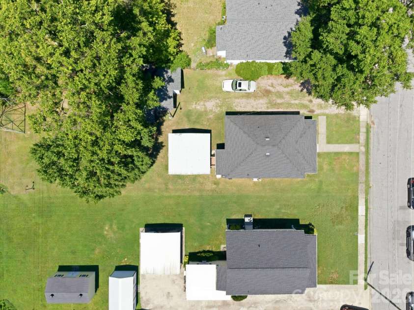 210 York Avenue, Kannapolis, NC 28083.  MLS# CAR4403628, YatesRealty ID 39875. 