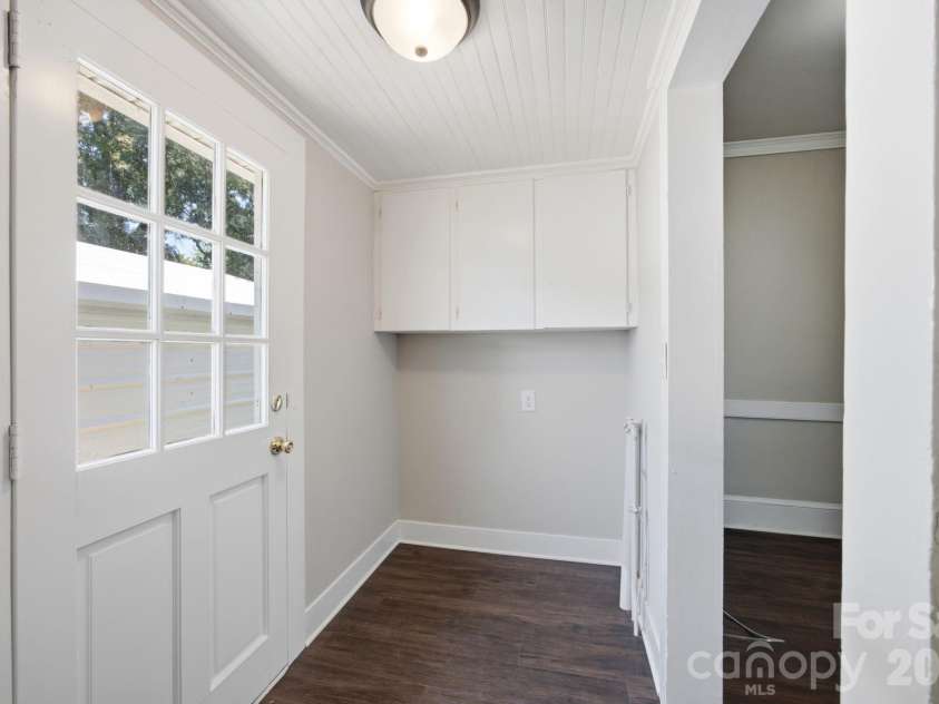 210 York Avenue, Kannapolis, NC 28083.  MLS# CAR4403628, YatesRealty ID 39875. 