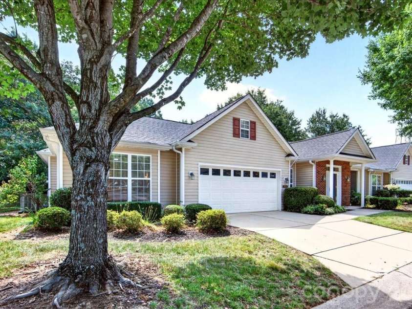9236 Duckhorn Drive, Charlotte, NC 28277.  MLS# CAR4401732, YatesRealty ID 39876. 