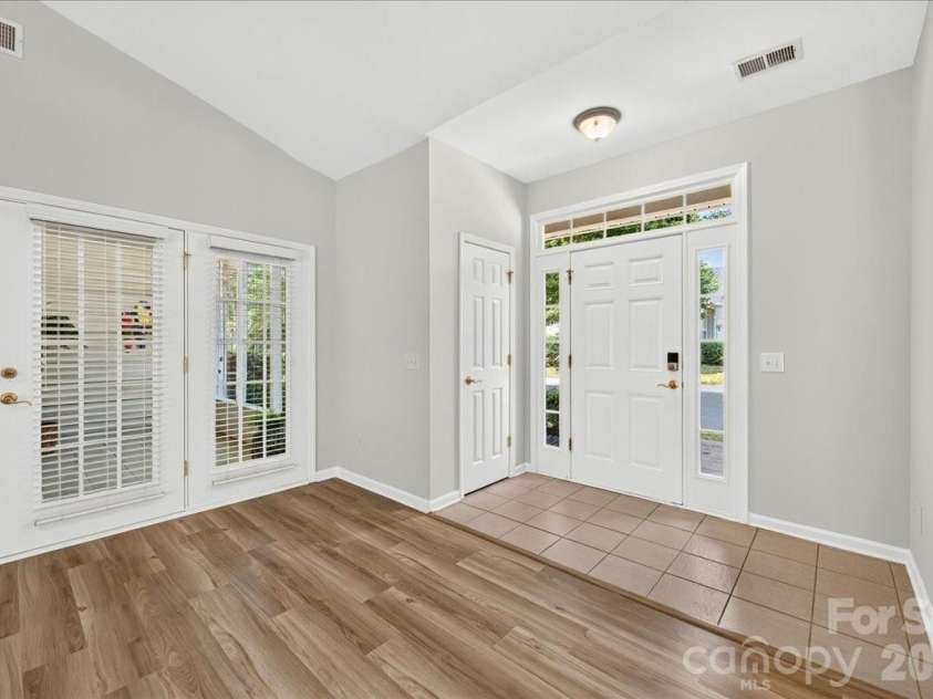 9236 Duckhorn Drive, Charlotte, NC 28277.  MLS# CAR4401732, YatesRealty ID 39876. 