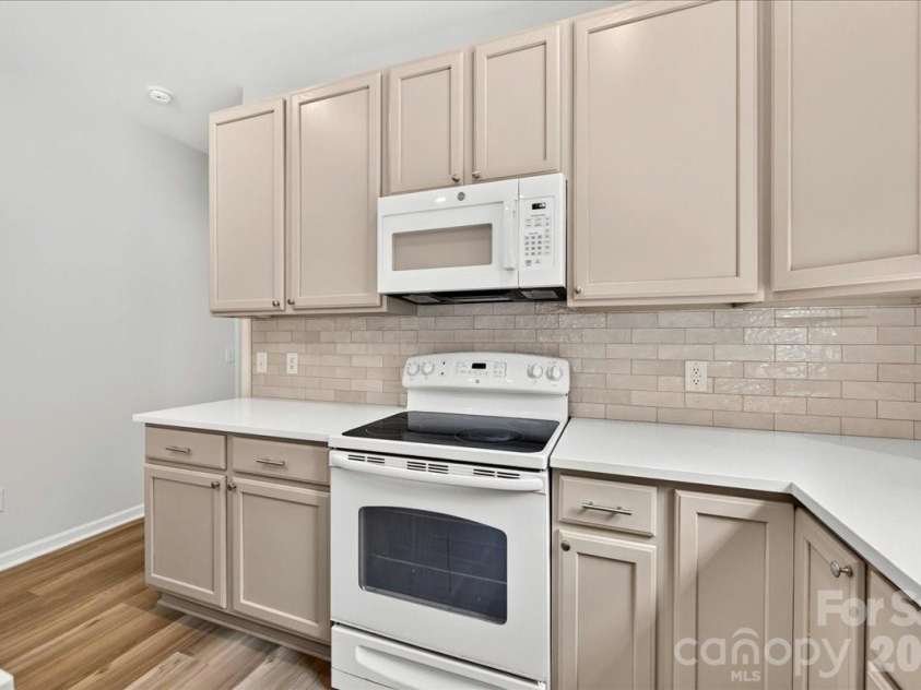 9236 Duckhorn Drive, Charlotte, NC 28277.  MLS# CAR4401732, YatesRealty ID 39876. 