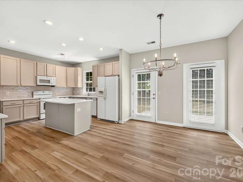 9236 Duckhorn Drive, Charlotte, NC 28277.  MLS# CAR4401732, YatesRealty ID 39876. 