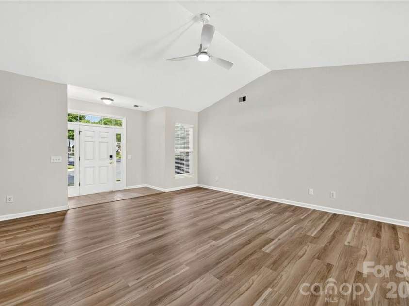 9236 Duckhorn Drive, Charlotte, NC 28277.  MLS# CAR4401732, YatesRealty ID 39876. 