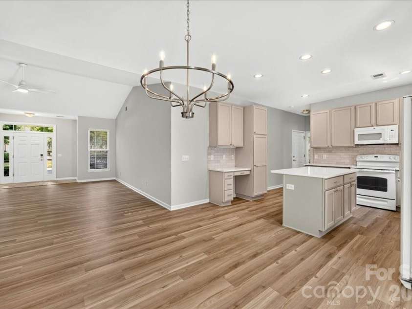 9236 Duckhorn Drive, Charlotte, NC 28277.  MLS# CAR4401732, YatesRealty ID 39876. 