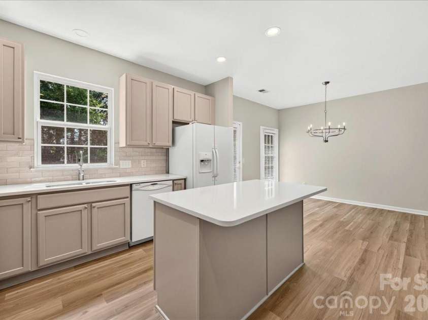 9236 Duckhorn Drive, Charlotte, NC 28277.  MLS# CAR4401732, YatesRealty ID 39876. 
