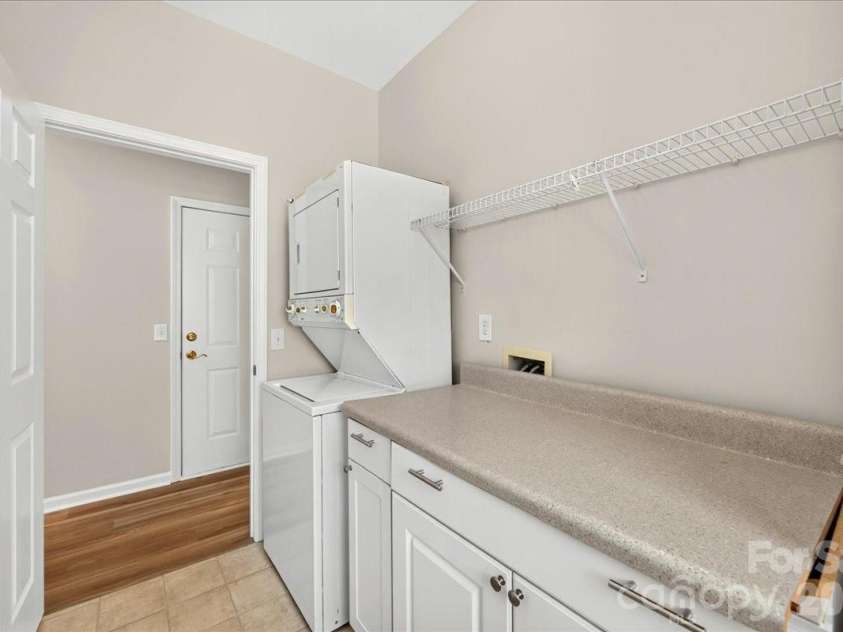 9236 Duckhorn Drive, Charlotte, NC 28277.  MLS# CAR4401732, YatesRealty ID 39876. 