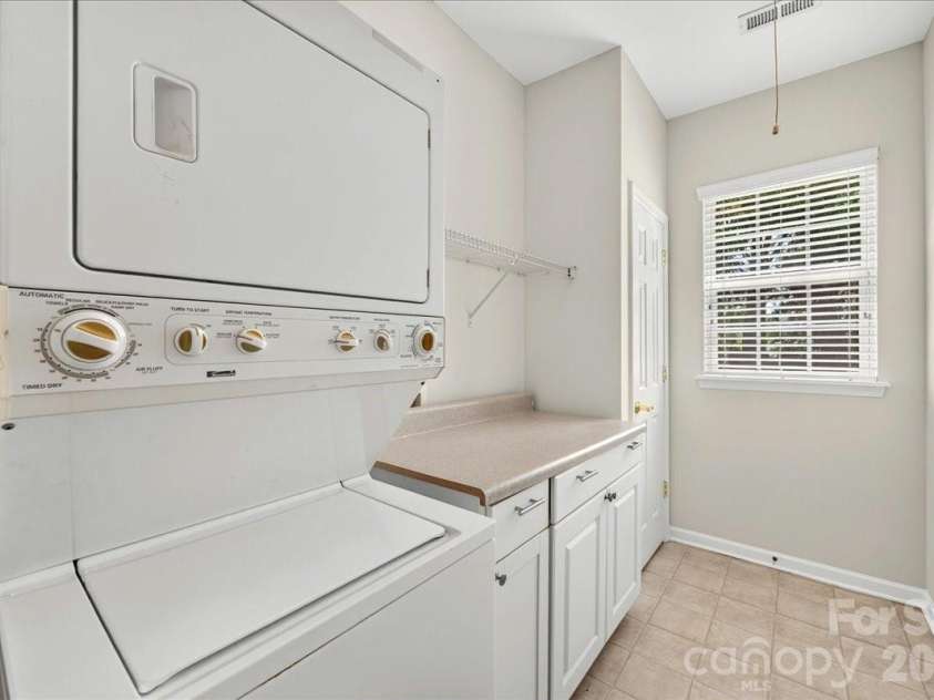 9236 Duckhorn Drive, Charlotte, NC 28277.  MLS# CAR4401732, YatesRealty ID 39876. 