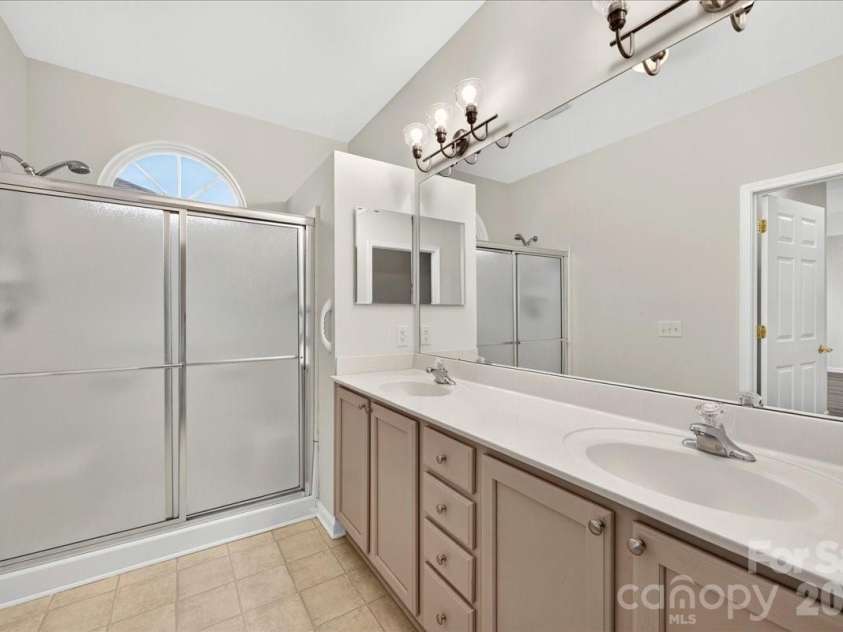 9236 Duckhorn Drive, Charlotte, NC 28277.  MLS# CAR4401732, YatesRealty ID 39876. 