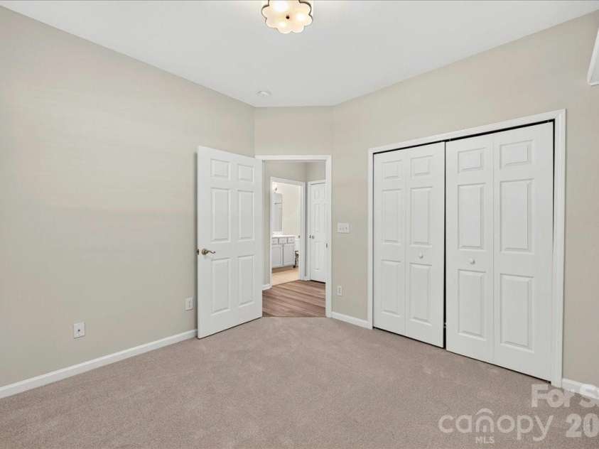 9236 Duckhorn Drive, Charlotte, NC 28277.  MLS# CAR4401732, YatesRealty ID 39876. 