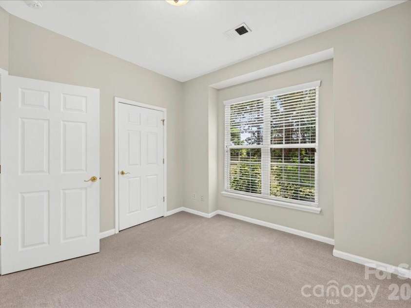 9236 Duckhorn Drive, Charlotte, NC 28277.  MLS# CAR4401732, YatesRealty ID 39876. 